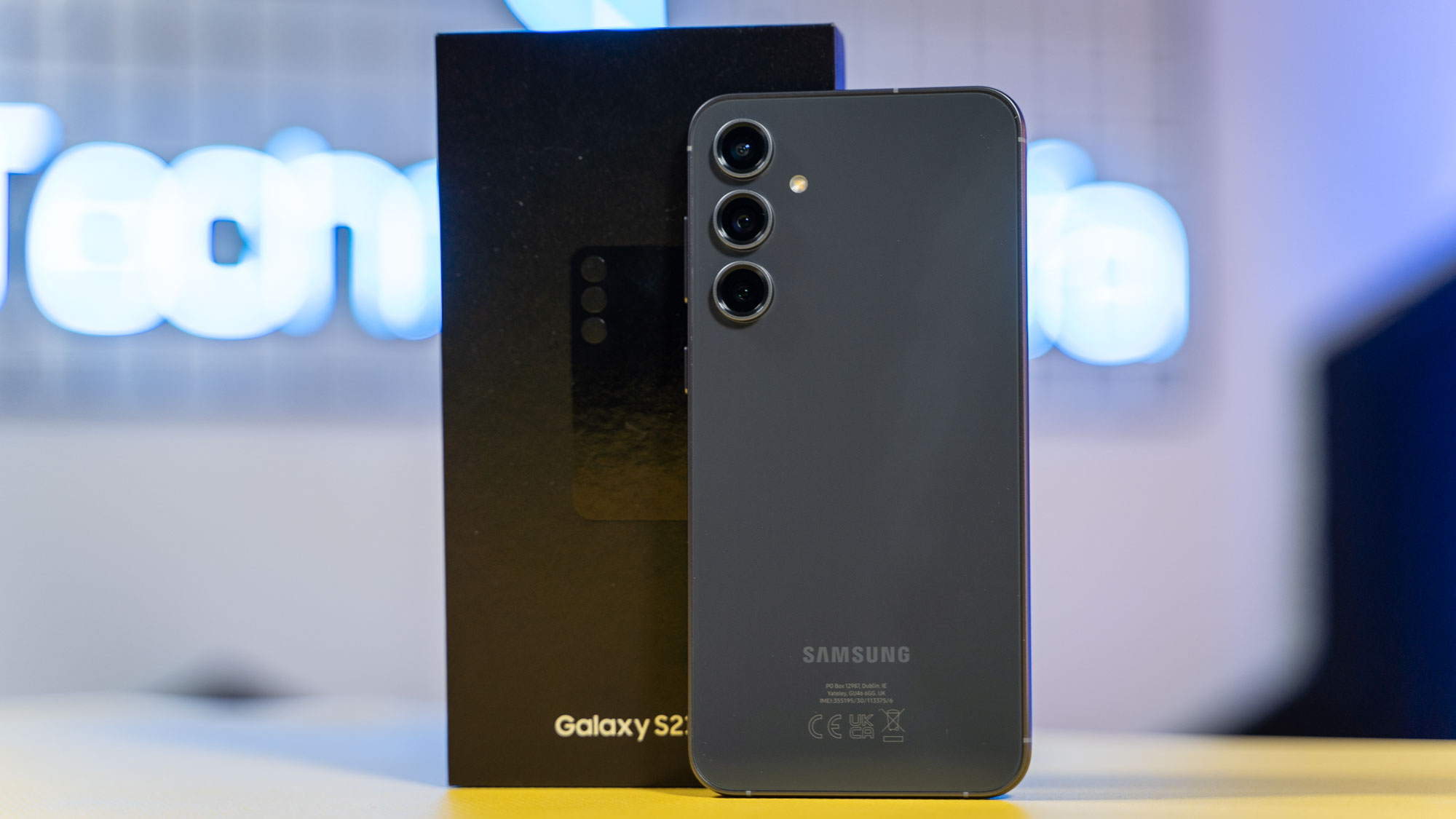 Samsung Galaxy S23 FE_smartfon