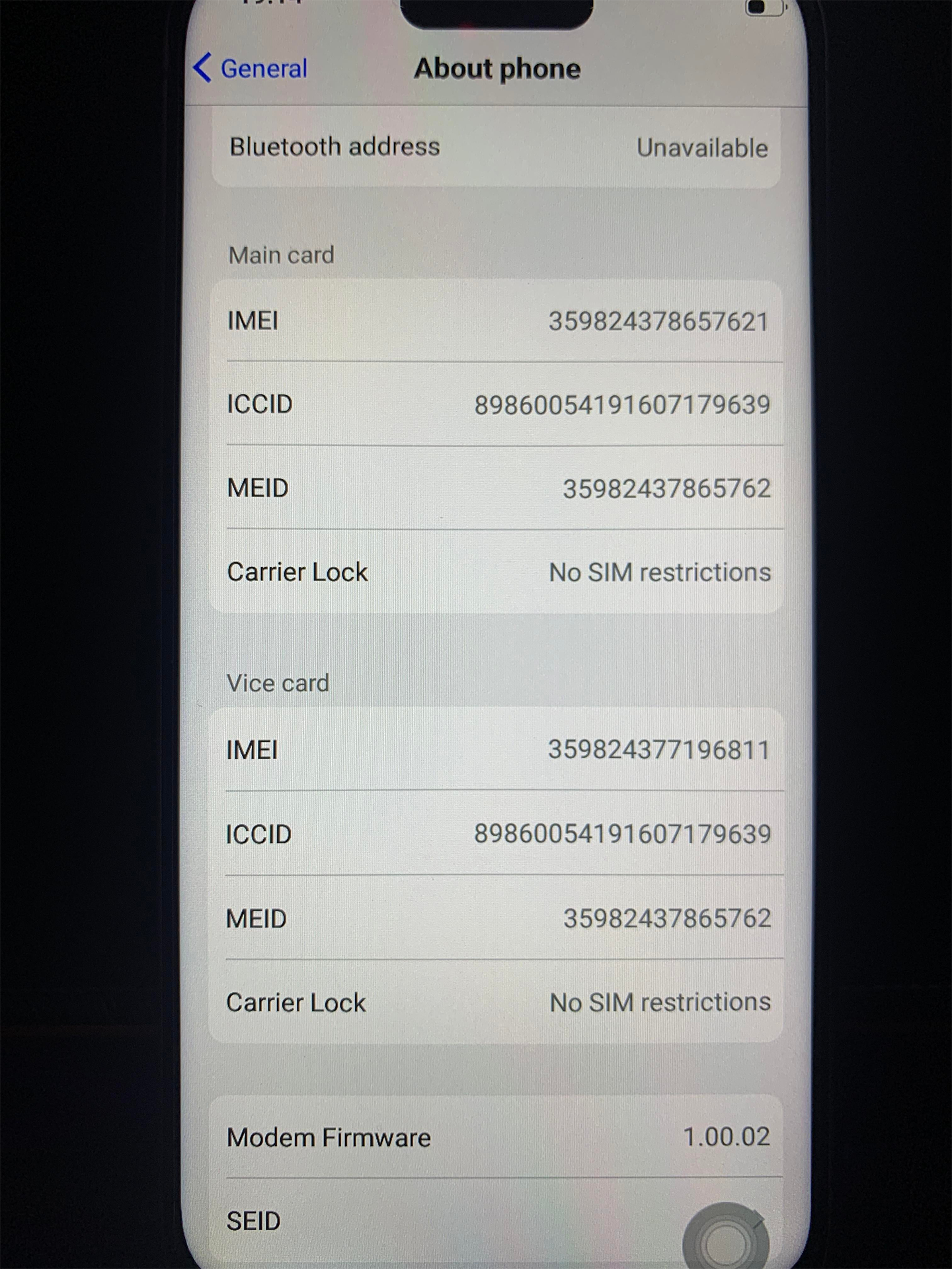 podrobiony iPhone 15 Pro Max - ekran