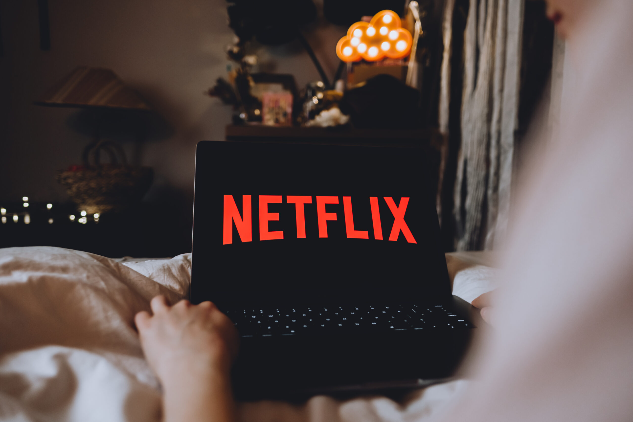 darmowy plan Netflix z reklamami