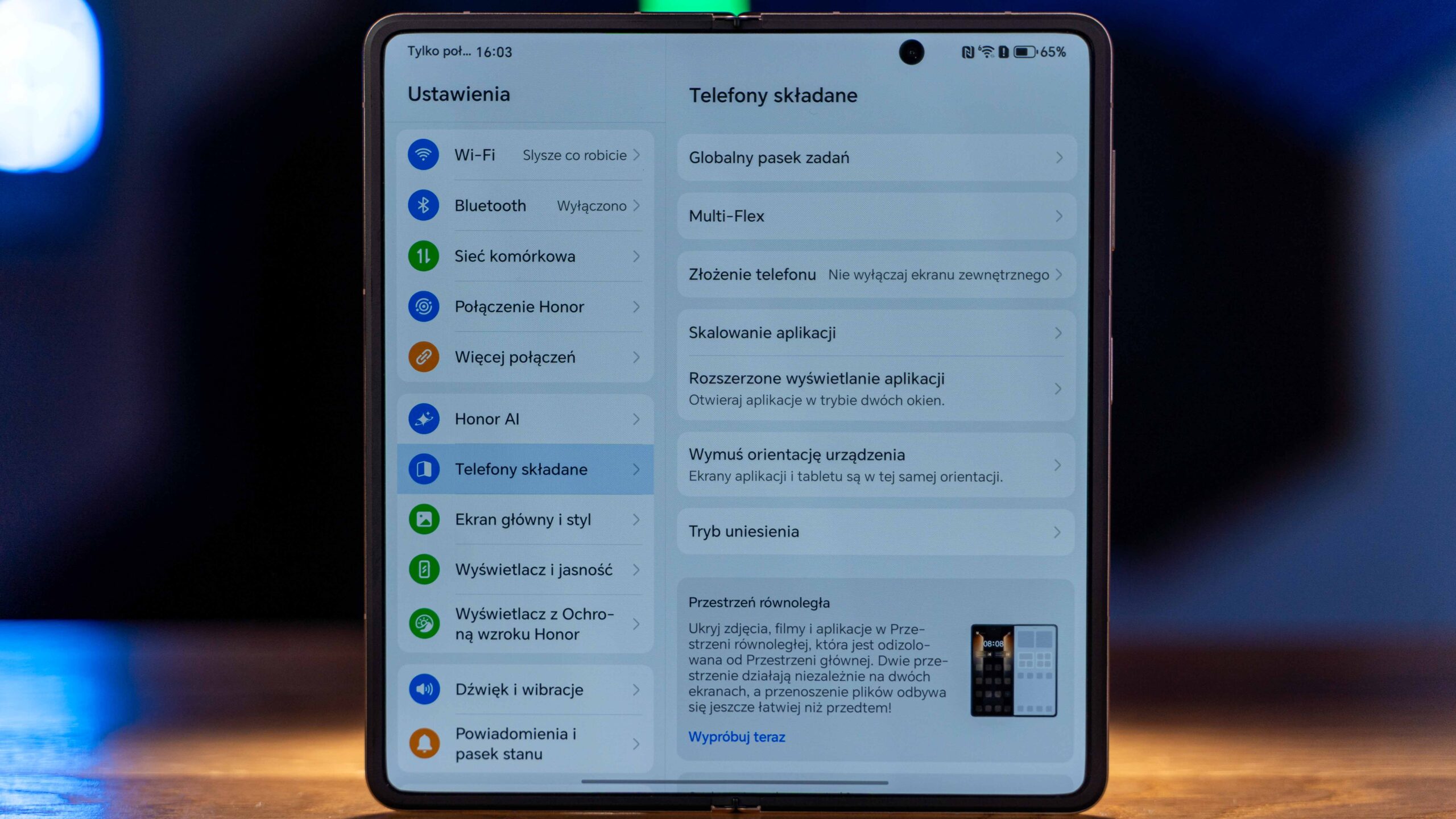 HONOR Magic V5