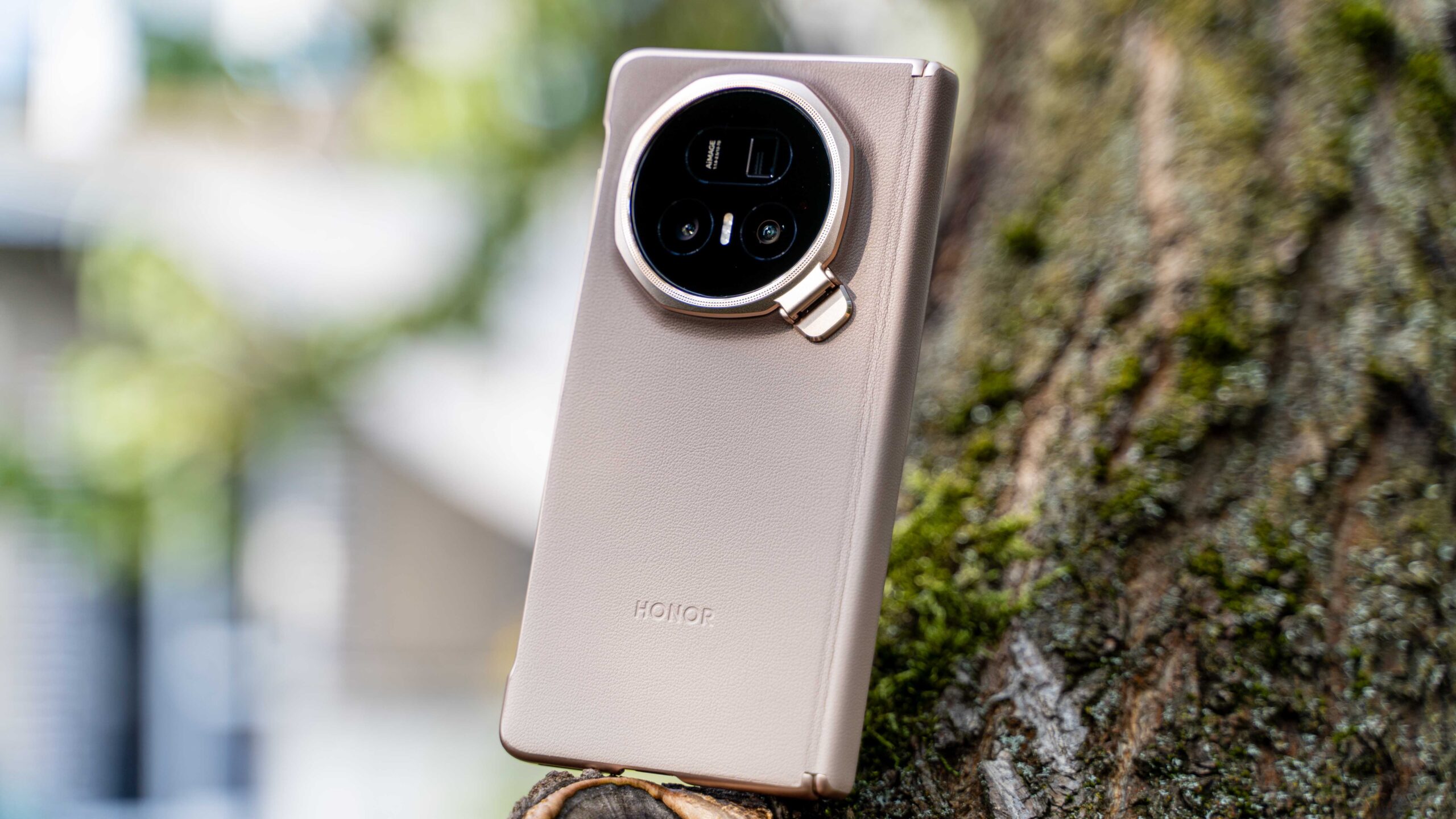 HONOR Magic V5