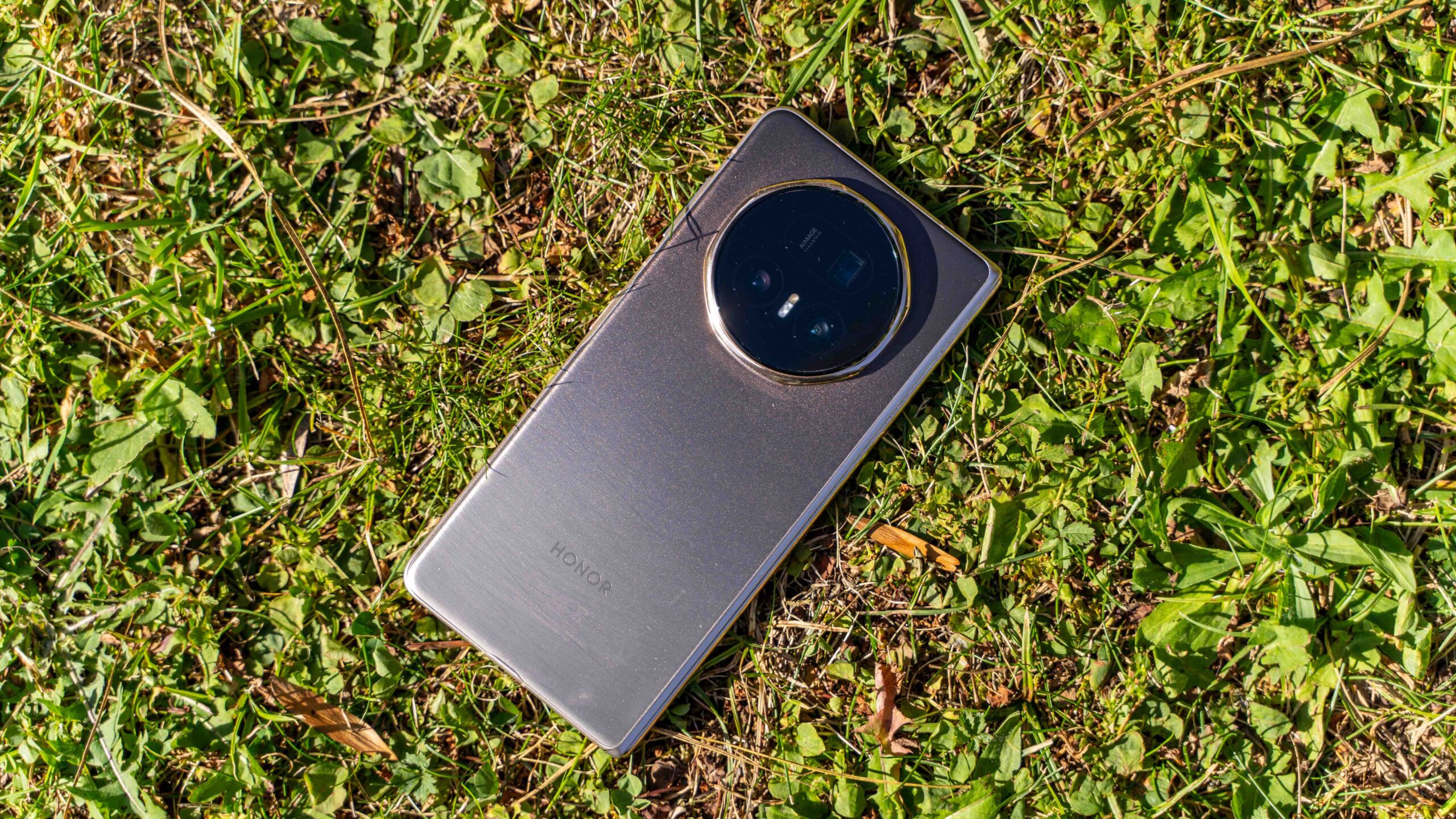 HONOR Magic V5