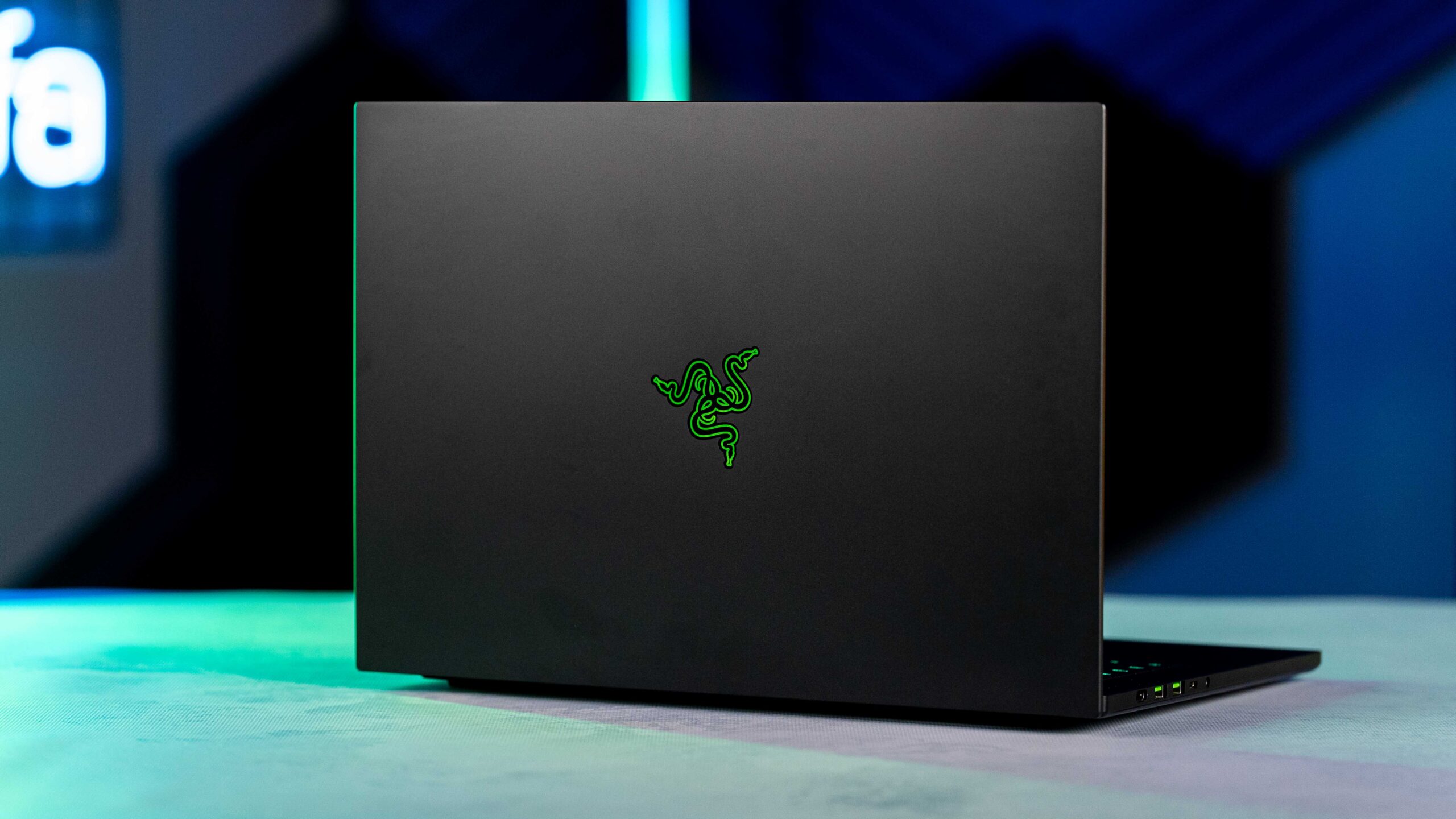 Razer Blade 16 2025