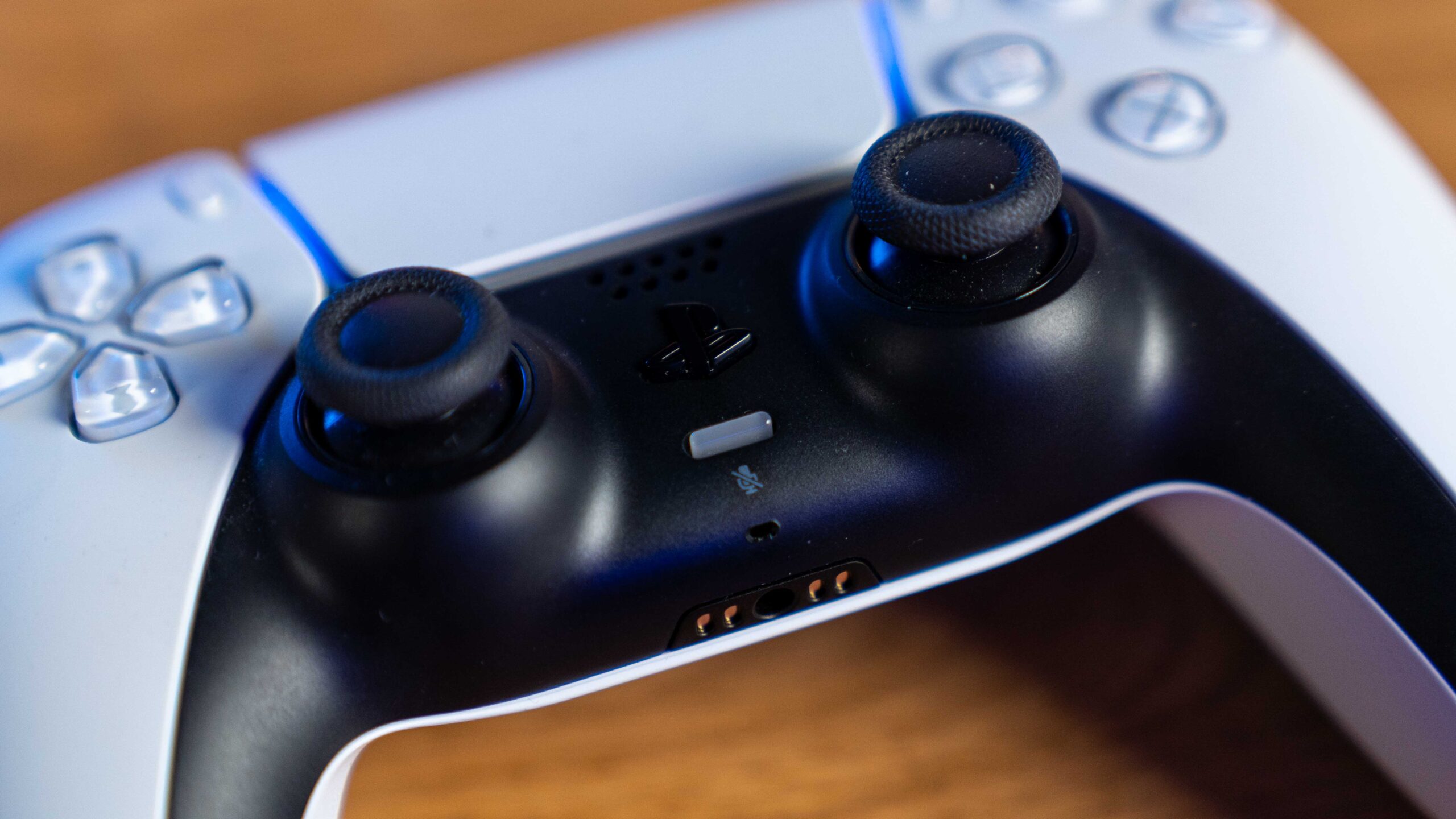 PlayStation 5 przycisk wyciszenia