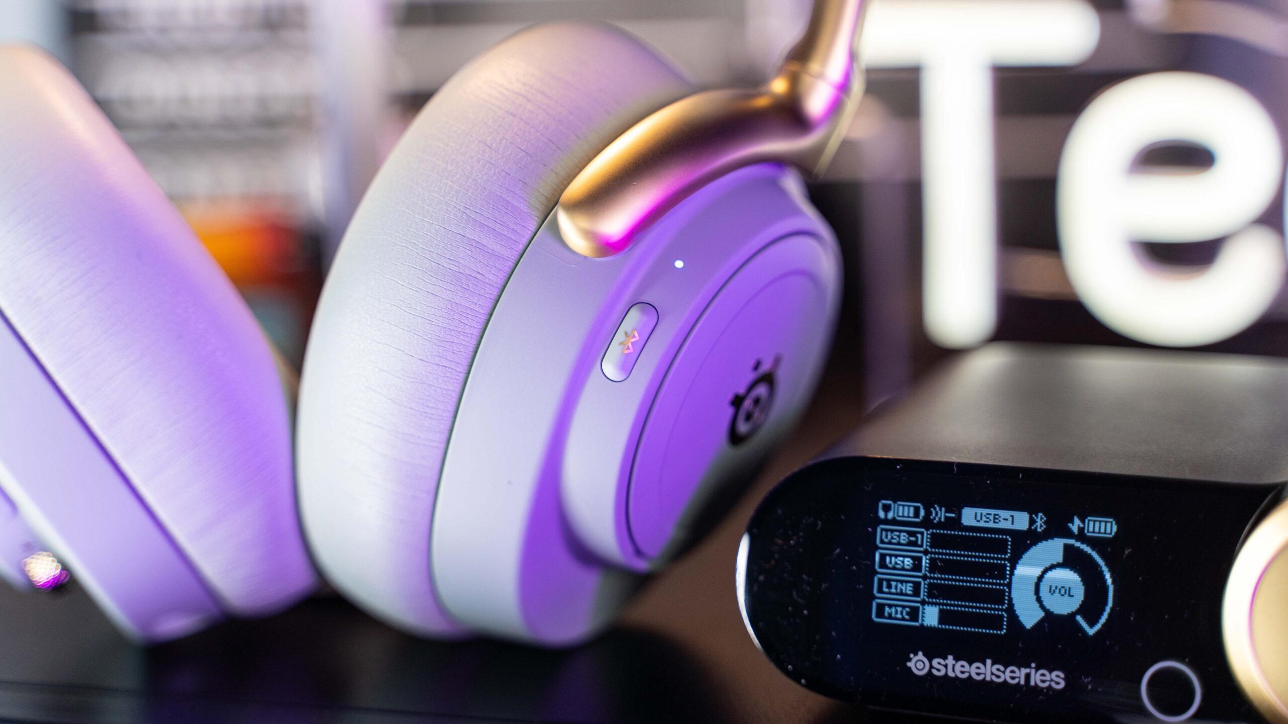 SteelSeries Arctis Nova Elite