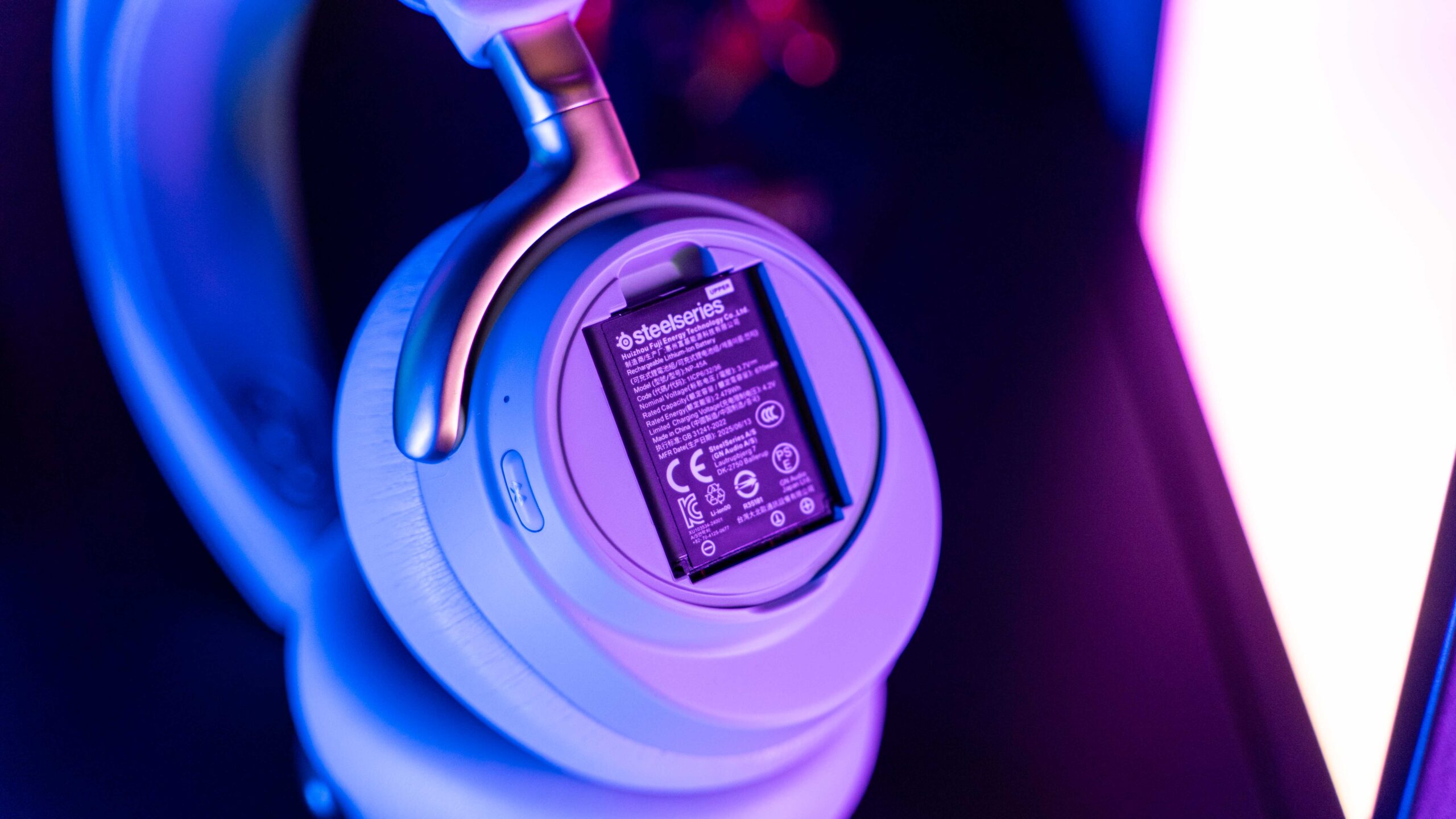SteelSeries Arctis Nova Elite