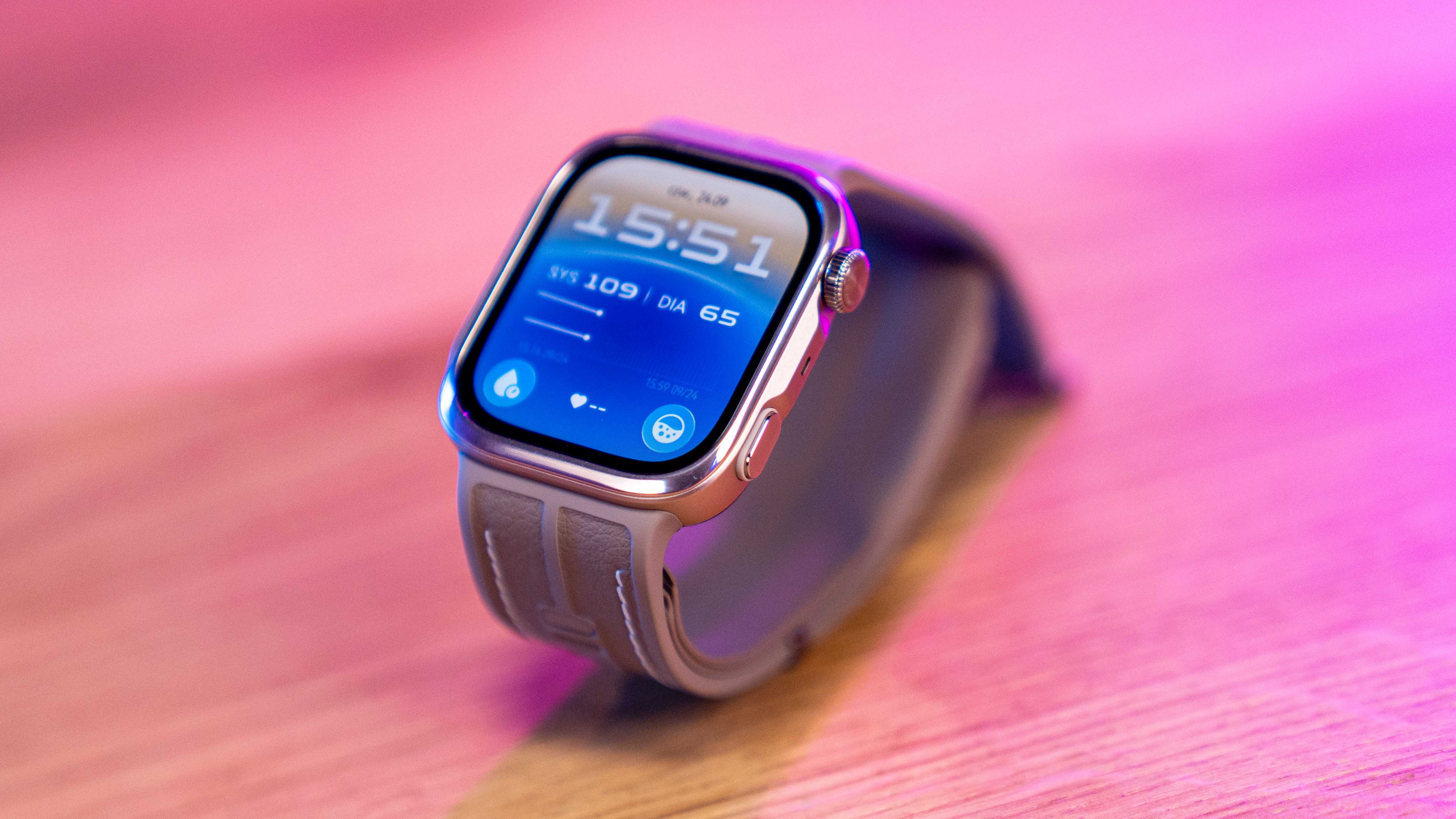 Pierwsze wrażenia z HUAWEI WATCH D3 – medyczna precyzja w wydaniu biżuteryjnym?