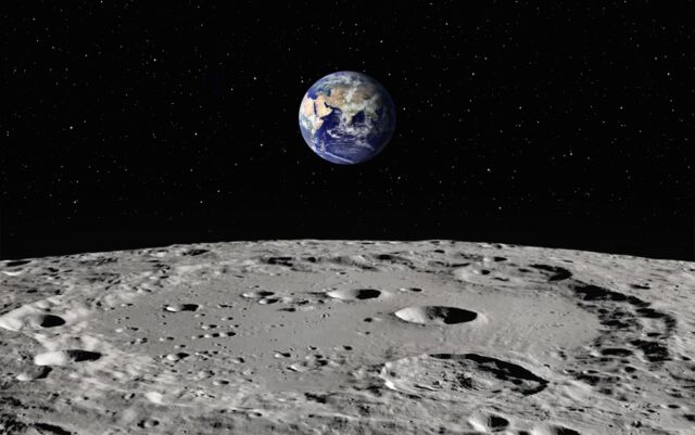 Księżyc i planeta Ziemia