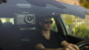 Idealne na wakacje: kamerki samochodowe LAMAX